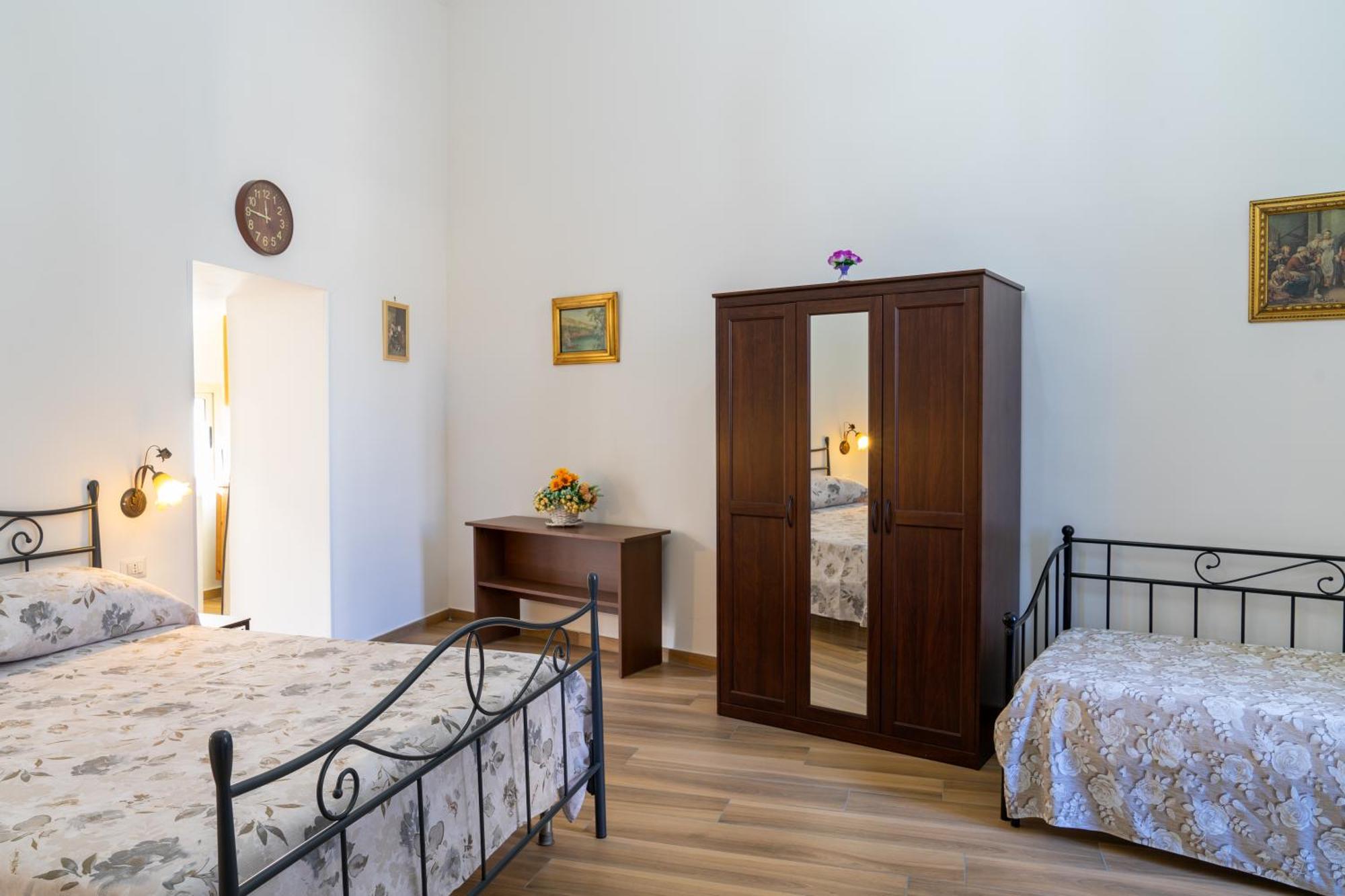B&B Palazzo Sersale Napoli Exterior photo